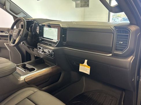 New 2025 GMC Sierra 2500 SLT w/ SLT Premium Package image 34