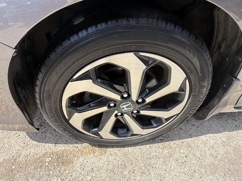 Used 2017 Honda Accord EX-L image 9