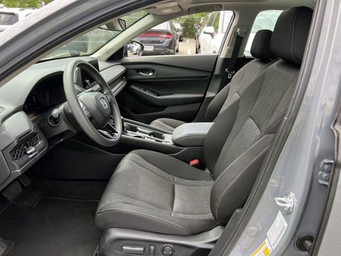 Used 2025 Honda Accord SE image 13