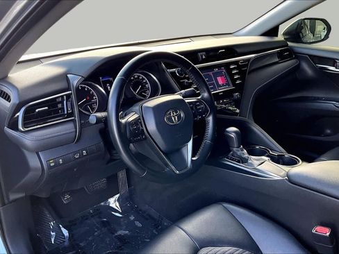 Used 2020 Toyota Camry SE FWD image 16