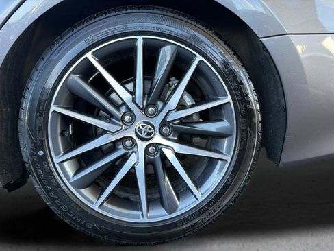 Used 2021 Toyota Camry XLE w/ Navigation Upgrade Package image 15