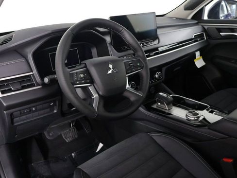 New 2026 Mitsubishi Outlander SE image 31