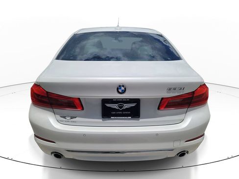 Used 2020 BMW 530i w/ Luxury Package RWD image 3