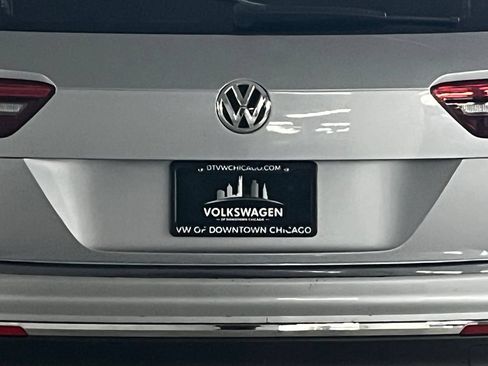 Used 2020 Volkswagen Tiguan SE w/ Panoramic Sunroof Package AWD/4WD image 35