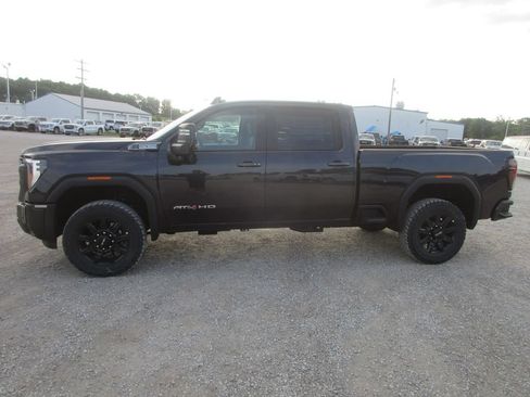 New 2026 GMC Sierra 2500 AT4 AWD/4WD image 10