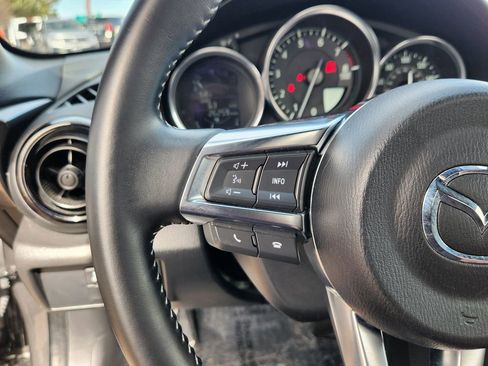 Used 2023 MAZDA MX-5 Miata Club image 18