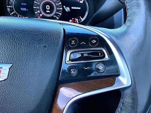 Used 2020 Cadillac Escalade Premium Luxury image 21
