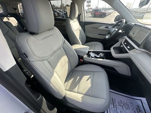 New 2026 Ford Explorer Active AWD/4WD image 32