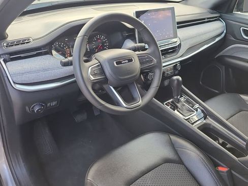 Used 2024 Jeep Compass Latitude AWD/4WD image 18