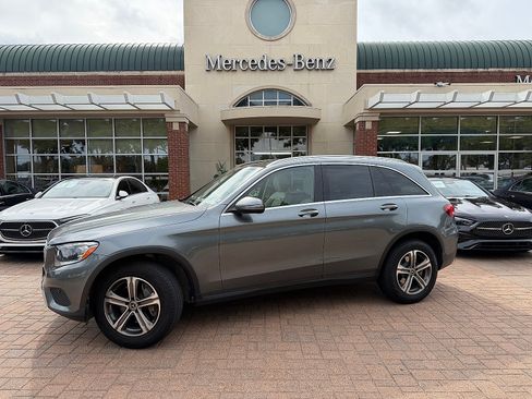 Used 2018 Mercedes-Benz GLC 300 image 1