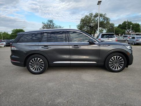 Used 2020 Lincoln Aviator Reserve w/ Elements Package Plus image 4