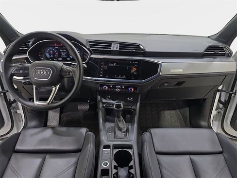 Certified 2025 Audi Q3 2.0T Premium w/ Convenience Package image 9