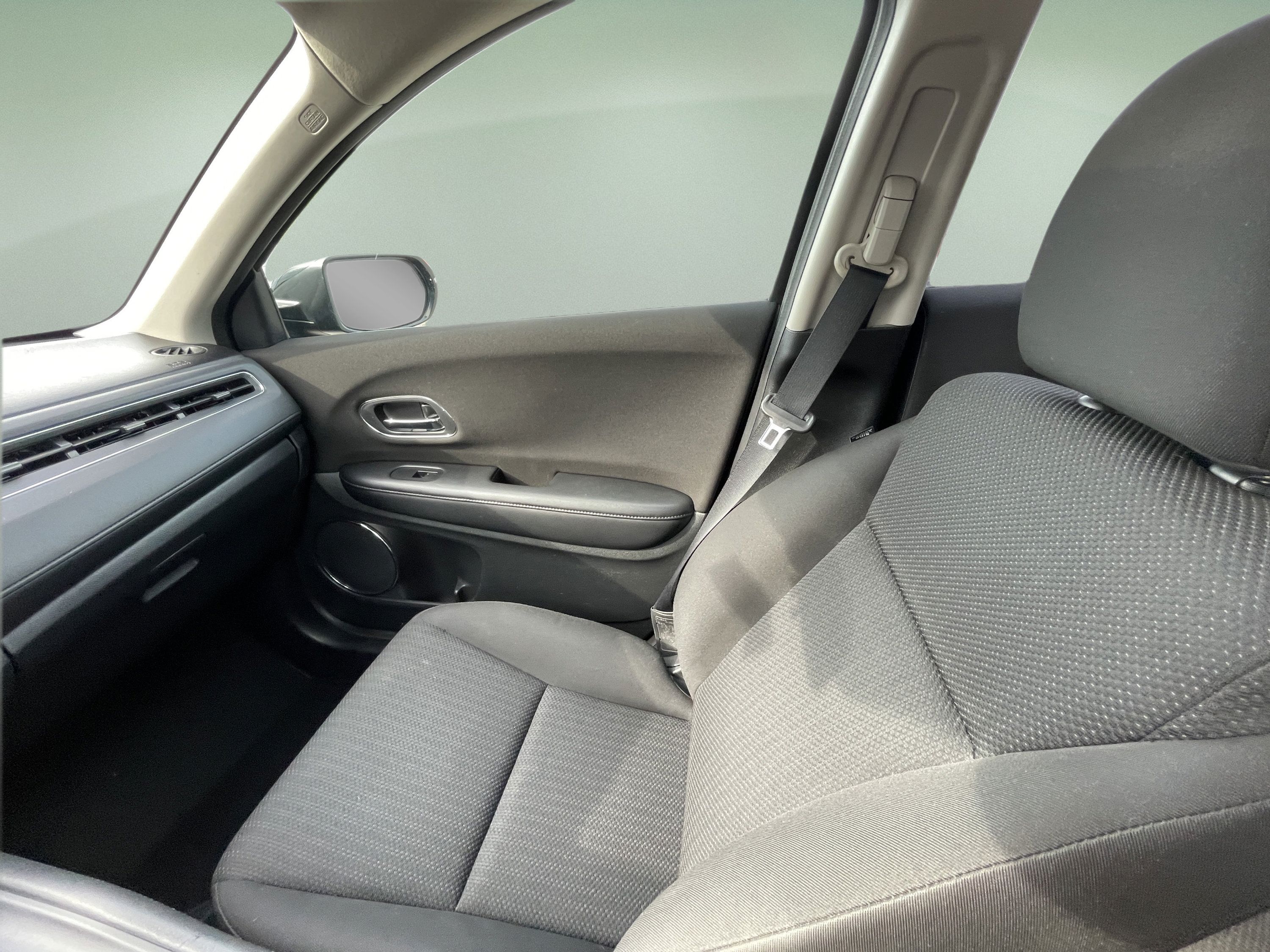 Used 2018 Honda HR-V EX image 29