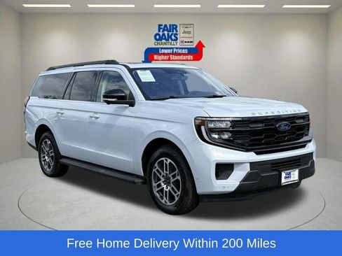 Used 2025 Ford Expedition Max Active AWD/4WD image 1