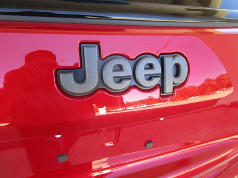 New 2026 Jeep Compass Latitude image 11