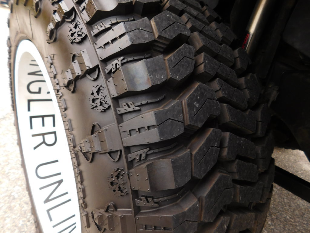 Used 2015 Jeep Wrangler Unlimited Sport w/ Quick Order Package 24S AWD/4WD image 25