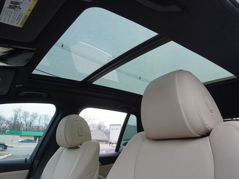 Used 2022 BMW X5 xDrive40i w/ Parking Assistance Package image 21