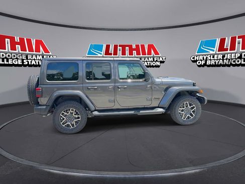 New 2026 Jeep Wrangler Unlimited Sahara AWD/4WD image 9