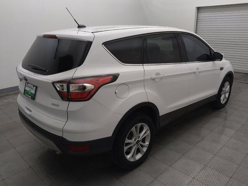 Used 2017 Ford Escape SE FWD image 9
