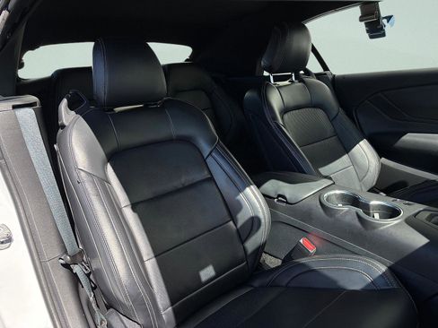 Used 2025 Ford Mustang Premium RWD image 39