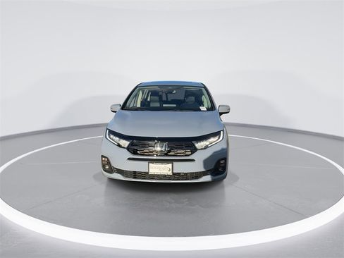 Certified 2025 Honda Odyssey Touring image 4