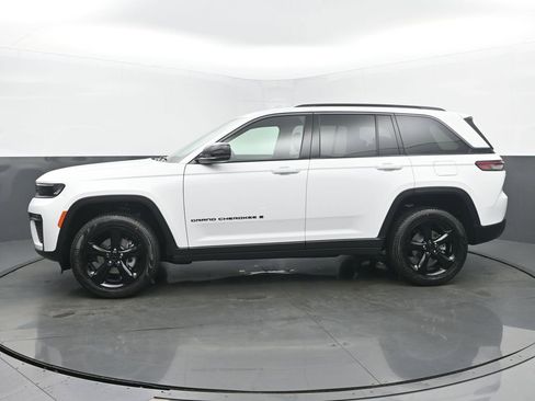 New 2026 Jeep Grand Cherokee Limited AWD/4WD image 3