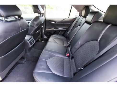 Used 2021 Toyota Camry XSE FWD image 14
