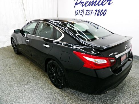 Used 2017 Nissan Altima 2.5 SR w/ Midnight Edition Package image 4