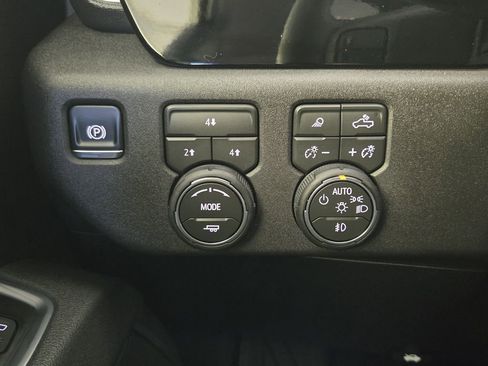 New 2026 Chevrolet Silverado 2500 LT w/ Texas Edition AWD/4WD image 22