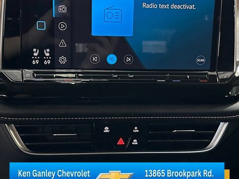 Used 2024 Volkswagen Atlas SE FWD image 17