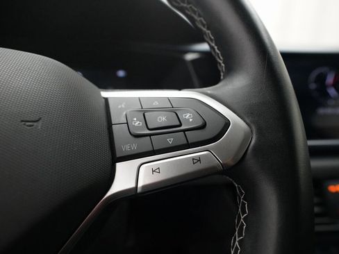 Used 2022 Volkswagen Taos SE image 18