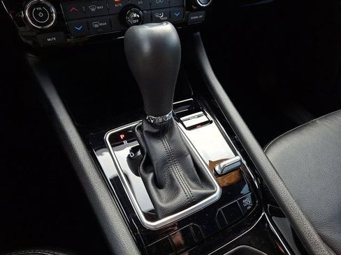 Certified 2022 Jeep Compass Limited image 18