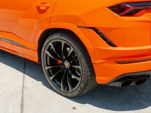 Used 2023 Lamborghini Urus S AWD/4WD image 43