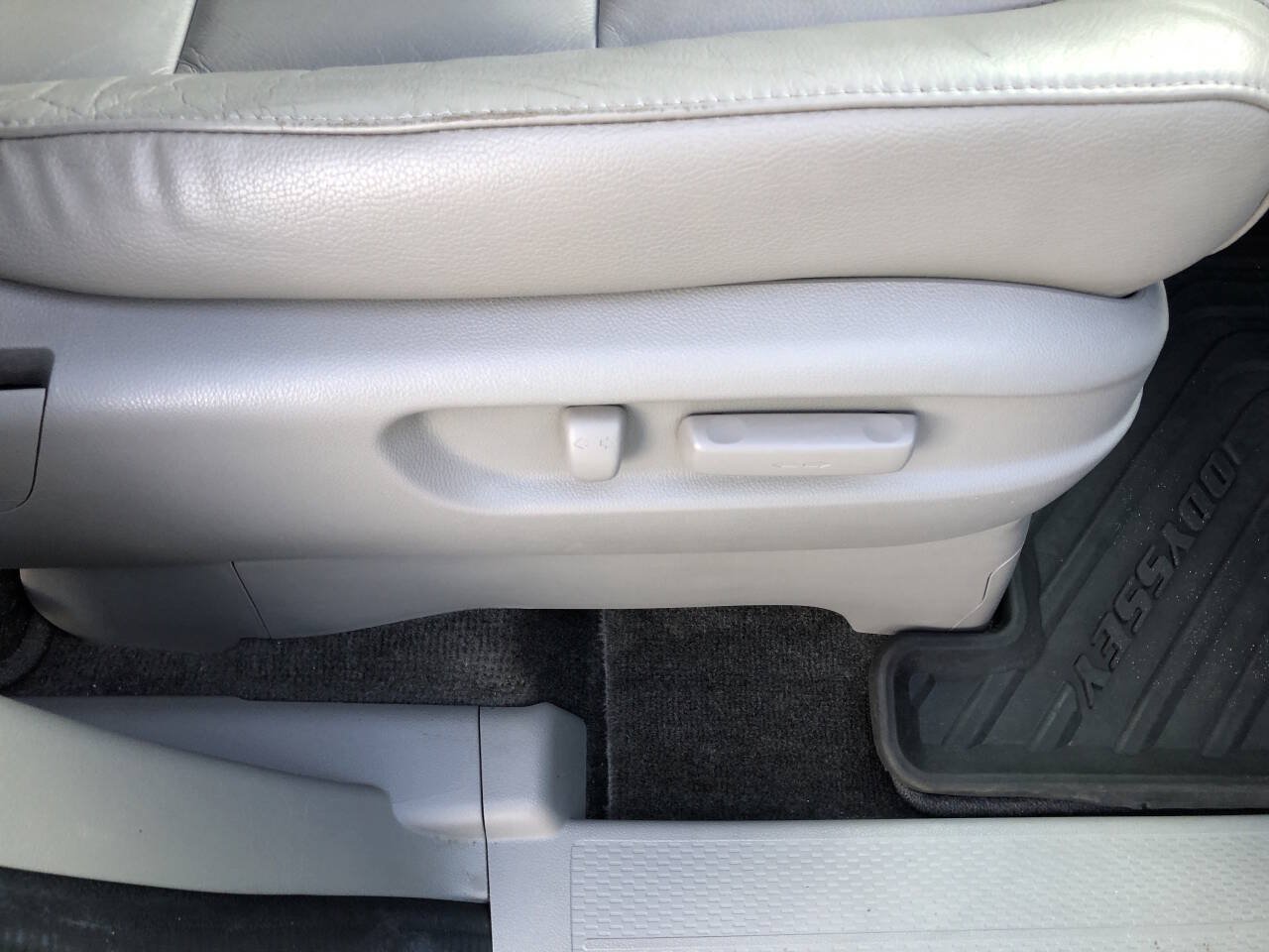 Used 2012 Honda Odyssey EX-L image 9