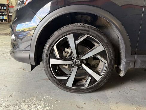 Used 2022 Nissan Rogue Sport SL AWD/4WD image 4