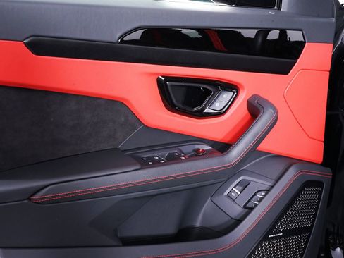 Used 2024 Lamborghini Urus S image 37