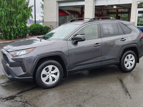 Used 2019 Toyota RAV4 LE w/ Carpet Mat Package FWD image 10