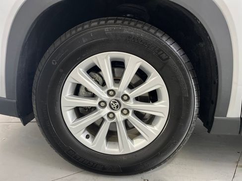 Used 2025 Toyota Grand Highlander AWD image 15