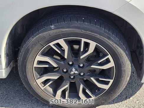Used 2018 Mitsubishi Outlander SEL AWD/4WD image 19
