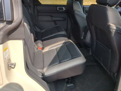 New 2025 Ford Bronco Outer Banks w/ Sasquatch Package AWD/4WD image 35
