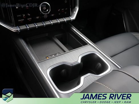 Used 2026 GMC Acadia Elevation w/ Elevation Premium Package image 37