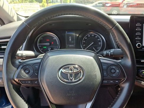 Used 2024 Toyota Camry SE image 18