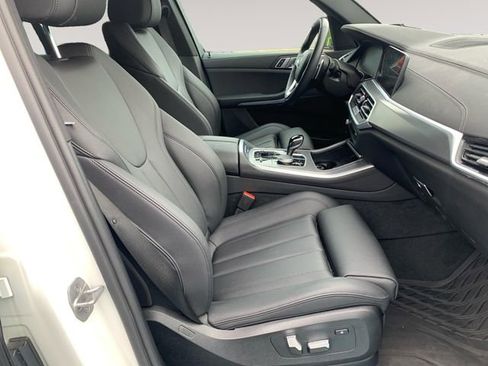 Used 2022 BMW X5 xDrive45e w/ Parking Assistance Package AWD/4WD image 15