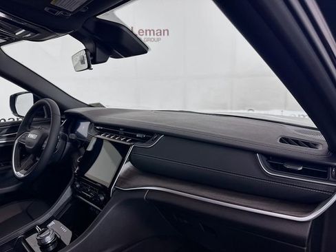 New 2025 Jeep Grand Cherokee Limited image 28