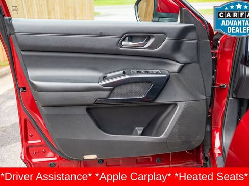 Used 2022 Nissan Pathfinder SV FWD image 13