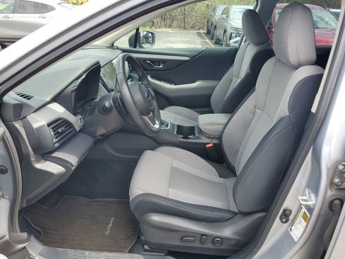 Used 2025 Subaru Outback Premium AWD/4WD image 13