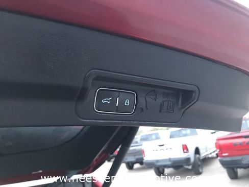 Used 2022 Ford Explorer XLT image 24