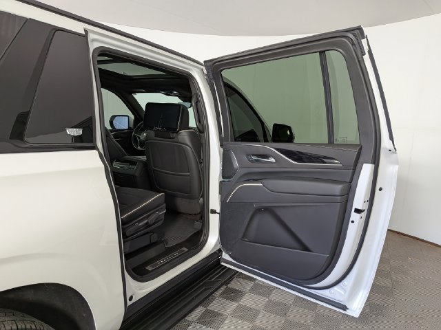 Certified 2024 Cadillac Escalade ESV Sport w/ LPO, ONYX Package AWD/4WD image 36