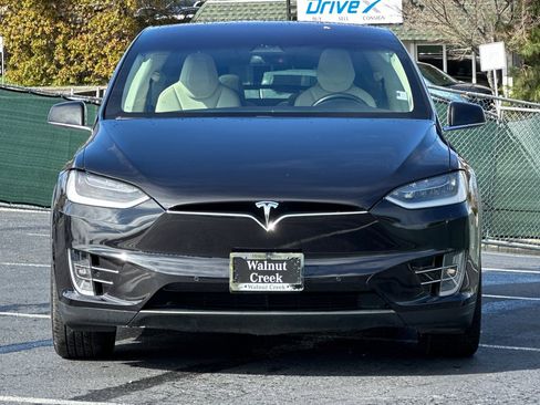 Used 2018 Tesla Model X 100D image 5