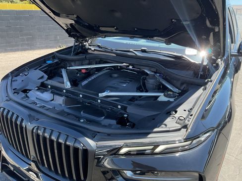 Used 2023 BMW X7 xDrive40i w/ M Sport Package AWD/4WD image 19